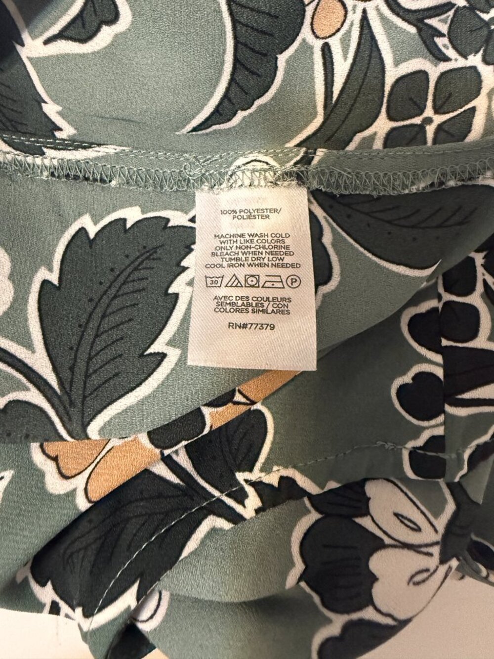 Ann Taylor Sleeveless Sage Green Floral Blouse - Large Petite - Picture 4 of 6